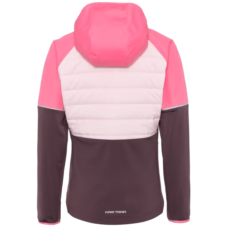 Kari Traa Nia Jacket on monikäyttöinen naisten hybriditakki ulkoiluun, retkeilyyn, treeneihin ja aktiiviseen vapaa-aikaan. Takin kevyesti topatut rinta- ja selkäosat tarjoavat lämpöä, kun taas joustavat sivupaneelit lisäävät liikkumisen vapautta. Nia Jacket yhdistää sporttisen ulkonäön, toiminnallisuuden ja naisellisen leikkauksen tyylikkääksi kokonaisuudeksi.