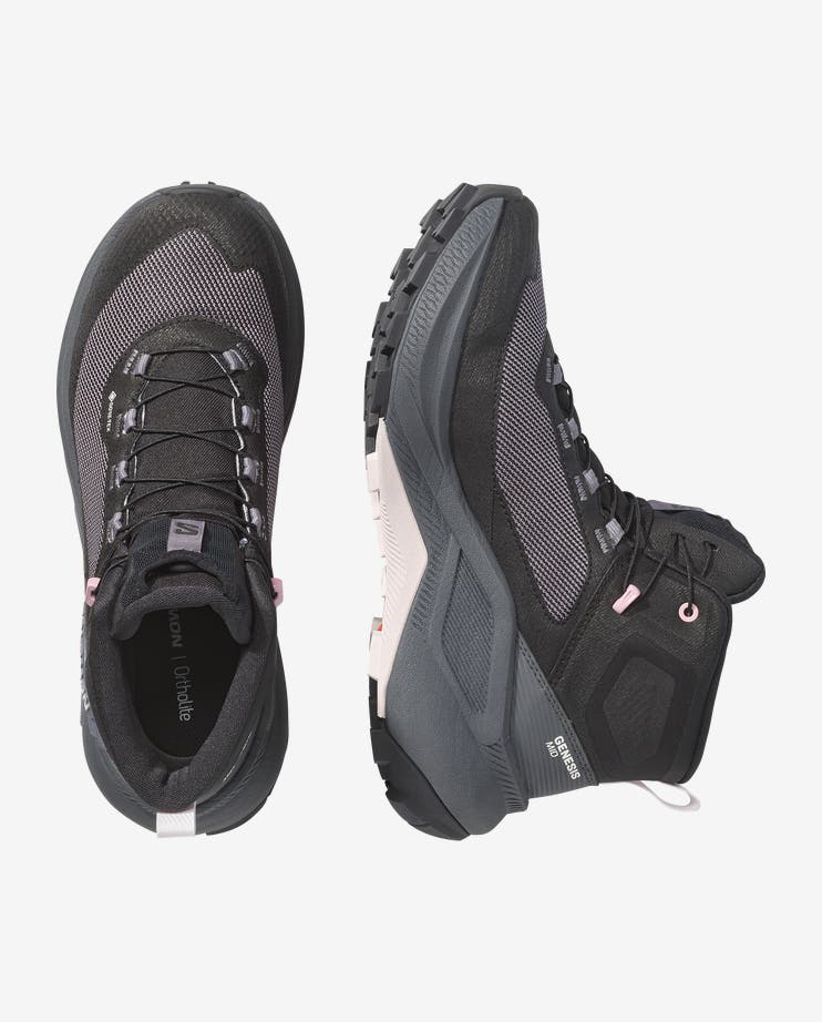 Salomon GENESIS MID GORE TEX on vedenpitävä ja kevyt miesten vaelluskenkä päiväretkille ja retkeilyyn. GORE-TEX-kalvo suojaa kosteudelta, activeCHASSIS™ tuo vakautta epätasaiseen maastoon ja All Terrain Contagrip® tarjoaa varmaa pitoa vaihtelevilla alustoilla. optiFOAM™-välipohja vaimentaa askelta ja mid-korkuinen rakenne lisää suojaa maastossa. Paino vain 385 g.
