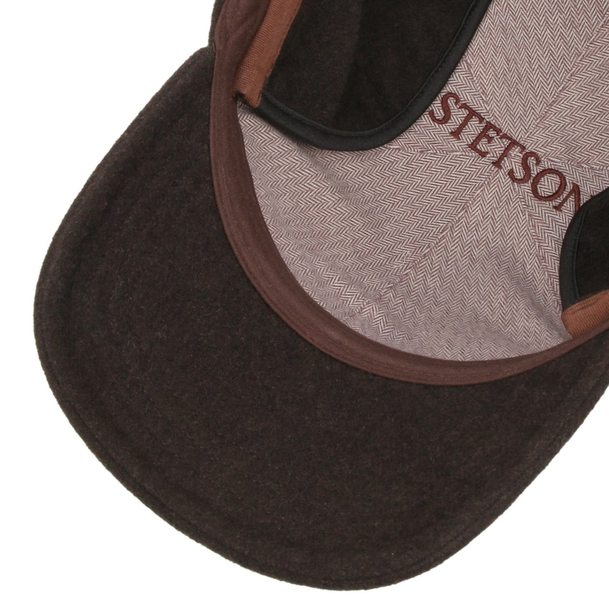Stetson Vaby Ear Flaps Cap on tyylikäs ja lämmin talvilippalakki, jossa yhdistyvät klassinen baseball lippiksen muoto ja käytännöllinen korvien sekä niskan lisäsuoja. Laadukas villasekoite, pehmeä pintamateriaali ja alas taitettavat korvaläpät tekevät lakista hyvän valinnan kylmiin syys ja talvipäiviin.