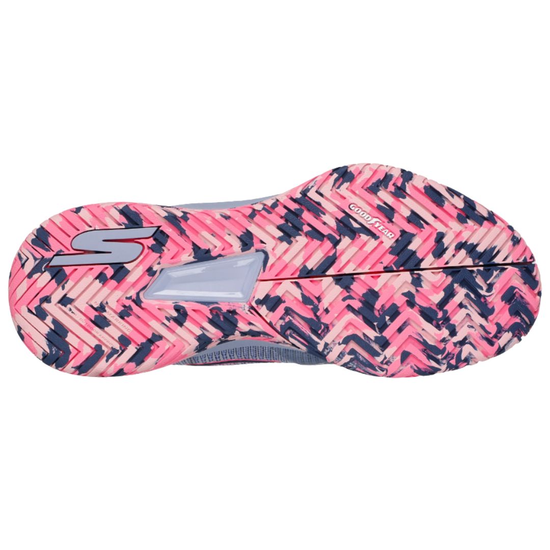 Skechers Viper Court Pro 2.0 on suorituskykyinen padelkenkä, tenniskengät ja pickleballkenkä, joka on suunniteltu erityisesti ulkokentillä tapahtuvaan nopeaan ja monipuoliseen liikkumiseen. Kengässä yhdistyvät tukeva rakenne, hengittävä päällinen ja tehokas vaimennus, joten se sopii pelaajalle, joka tarvitsee kentällä sekä vakautta että ketteryyttä.