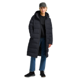 Jack Wolfskin Frozen Palace Coat W RDS on naisten pitkä ja lämmin untuvatakki kylmiin talvipäiviin. Takissa yhdistyvät kevyt 700 cuin ankanuntuvatäyte, tuulenpitävä ja vettähylkivä TEXASHIELD-päällismateriaali sekä käytännölliset säädettävät yksityiskohdat. Hieman pidempi mitoitus suojaa hyvin kylmältä ja tekee takista erinomaisen valinnan talven ulkoiluun, kaupungille ja jokapäiväiseen käyttöön.