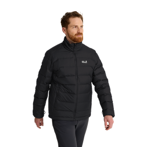 Jack Wolfskin Wild Pass Down JKT M RDS on kevyt ja lämmin miesten untuvatakki vaihteleviin sääolosuhteisiin. Takissa yhdistyvät 700 cuin RDS-sertifioitu ankanuntuvatäyte, tuulenpitävä ja vettähylkivä TEXASHIELD PRO -ulkopinta sekä monipuolinen 3-in-1-yhteensopivuus. Kevyt rakenne tarjoaa tehokkaasti lämpöä ilman tarpeetonta painoa, joten takki sopii retkeilyyn, ulkoiluun, matkalle ja jokapäiväiseen talvikäyttöön.
