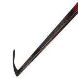 CCM JetSpeed FT8S INT on suorituskykyinen intermediate jääkiekkomaila pelaajalle, joka haluaa yhdistää nopean laukaisun, hyvän kiekontuntuman ja hallitun voimantuoton. Maila sopii nuorelle kilpapelaajalle, tavoitteelliselle harrastajalle ja pelaajalle, joka käyttää intermediate-kokoista komposiittimailaa.