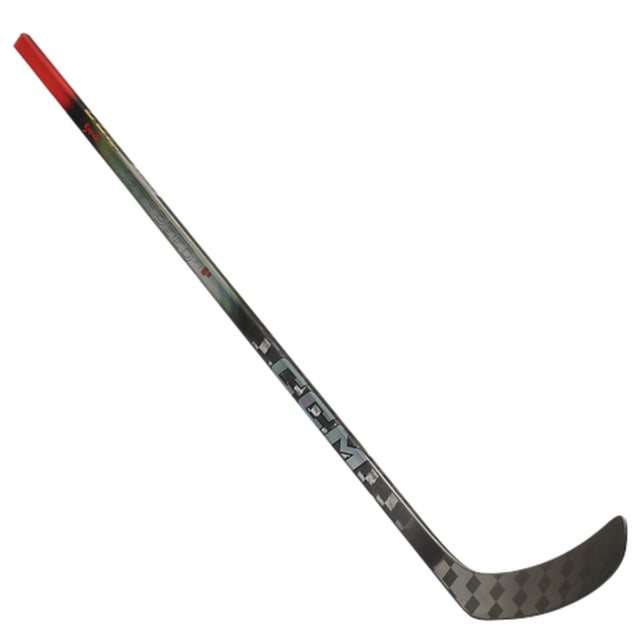 CCM JetSpeed FT8S INT on suorituskykyinen intermediate jääkiekkomaila pelaajalle, joka haluaa yhdistää nopean laukaisun, hyvän kiekontuntuman ja hallitun voimantuoton. Maila sopii nuorelle kilpapelaajalle, tavoitteelliselle harrastajalle ja pelaajalle, joka käyttää intermediate-kokoista komposiittimailaa.