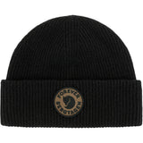 Fjällräven Bergtagen Forever Wool Beanie on lämmin ja miellyttävän pehmeä villapipo, joka on suunniteltu viileisiin päiviin retkeilyyn, ulkoiluun ja jokapäiväiseen käyttöön. 100 prosenttisesti jäljitettävä lampaanvilla tarjoaa luonnollista lämpöä ja siirtää tehokkaasti kosteutta pois iholta.