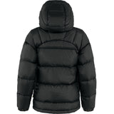 Fjällräven Expedition Down Lite Jacket W on lämmin ja monikäyttöinen naisten untuvatakki talveen, kun haluat tehokkaan eristyksen ilman alkuperäisen Expedition Down Jacketin raskasta rakennetta. Malli perustuu Fjällrävenin ikoniseen vuoden 1974 Expedition Down Jacket takkiin, mutta sen lyhyempi 70 cm selkäpituus antaa enemmän liikkumisvapautta talven aktiiviseen ulkoiluun.