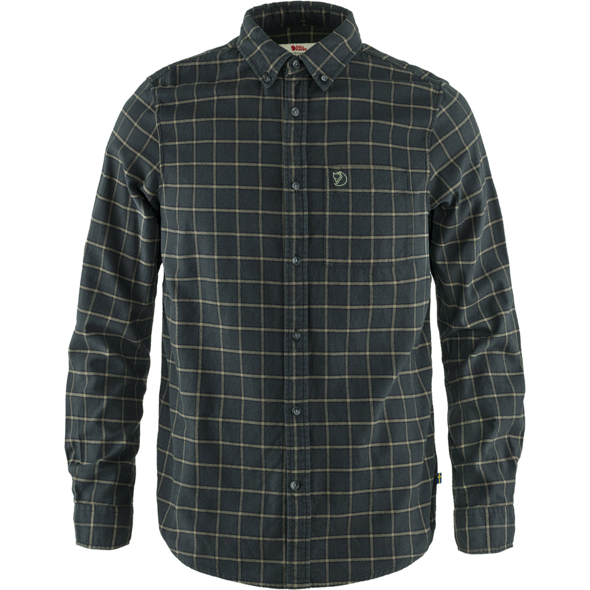 Fjällräven Övik Flannel Shirt M on klassinen miesten flanellipaita, joka yhdistää pehmeän tuntuman, rennon ulkoilutyylin ja monikäyttöisyyden. Kevyt ja pehmeä 100 prosenttinen luomupuuvillaflanelli tekee paidasta miellyttävän käyttää sekä ulkoillessa että jokapäiväisessä vapaa ajan käytössä.