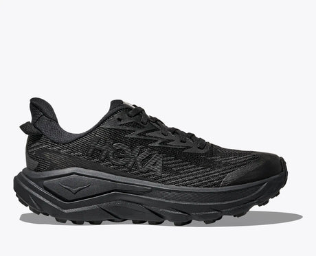 HOKA Challenger 8 GORE-TEX Wide W on naisten vedenpitävä polkujuoksukenkä, joka yhdistää pehmeän vaimennuksen, varman pidon ja leveämmän istuvuuden.