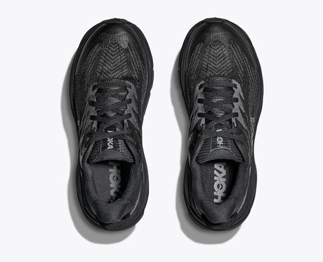 HOKA Challenger 8 GORE-TEX Wide W on naisten vedenpitävä polkujuoksukenkä, joka yhdistää pehmeän vaimennuksen, varman pidon ja leveämmän istuvuuden.