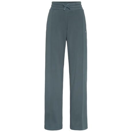 Kari Traa Synne Wide Leg Pants ovat mukavat ja rennot naisten collegehousut, joissa yhdistyvät pehmeä materiaali, korkeavyötäröinen leikkaus ja leveät lahkeet. Housut on suunniteltu erityisesti vapaa aikaan, matkustamiseen ja rentoon kaupunkikäyttöön, jossa mukavuus on tärkeässä roolissa.