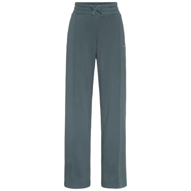 Kari Traa Synne Wide Leg Pants ovat mukavat ja rennot naisten collegehousut, joissa yhdistyvät pehmeä materiaali, korkeavyötäröinen leikkaus ja leveät lahkeet. Housut on suunniteltu erityisesti vapaa aikaan, matkustamiseen ja rentoon kaupunkikäyttöön, jossa mukavuus on tärkeässä roolissa.