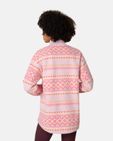 Kari Traa Ruthie Midlayer Half Zip on pehmeä, lämmin ja tyylikäs naisten fleecepaita, joka sopii niin ulkoiluun, retkeilyyn ja talven aktiviteetteihin kuin rentoon arkikäyttöön. Pink Frost -värinen Ruthie Midlayer yhdistää erittäin pehmeän pile-fleecen, rennon istuvuuden ja näyttävän pohjoismaisesta luonnosta inspiroituneen kuosin.