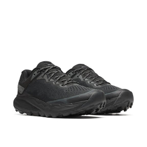 Merrell Nova 4 WP on monipuolinen vedenpitävä maastojuoksukenkä, joka tarjoaa mukavuutta ja pitoa vaihteleviin olosuhteisiin. Kengässä yhdistyvät vedenpitävä kalvo, hengittävä verkkopäällinen, kevyt FloatPro Foam -välipohja ja pitävä Merrell Quantum Grip -ulkopohja. Nova 4 WP sopii maastojuoksuun, kävelyyn, retkeilyyn ja aktiiviseen ulkoiluun silloin, kun haluat kengältä suojaa kosteudelta ja hyvää käyttömukavuutta.