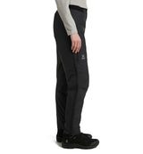 Haglöfs Mimic Silver Pant Women ovat kevyet ja lämpimät naisten toppahousut ulkoiluun, vaellukseen ja talviretkeilyyn. Ne on suunniteltu tilanteisiin, joissa tarvitaan lisälämpöä kylmällä säällä ilman raskasta ja kömpelöä rakennetta. Housut toimivat erinomaisesti esimerkiksi taukojen aikana, leirissä, hiihtoretkillä ja kylmissä vaellusolosuhteissa.