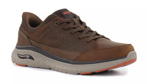 Skechers Relaxed Fit Slip-ins Arch Fit Crosser Felix on miesten vapaa ajan kenkä, jossa yhdistyvät helppo jalkaan sujautettavuus, Arch Fit holvikaarituki ja miellyttävä Relaxed Fit istuvuus. Ruskea CDB väritys tekee kengästä helposti yhdisteltävän niin arkeen, kaupunkikävelyille kuin vapaa ajan menoihin.