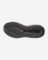Salomon AERO BLAZE 4 GRVL GORE-TEX on vedenpitävä ja monipuolinen juoksukenkä maantielle ja sorateille. GORE-TEX-kalvo pitää jalat kuivina, Gravel Contagrip® tarjoaa varmaa pitoa vaihtelevilla alustoilla ja optiFOAM²-välipohja tuo pehmeän, dynaamisen juoksutuntuman. Kevyt 239 g rakenne, quickLACE™ neo -nauhoitus ja 8 mm droppi tekevät kengästä erinomaisen vaihtoehdon päivittäiseen harjoitteluun myös märissä olosuhteissa.