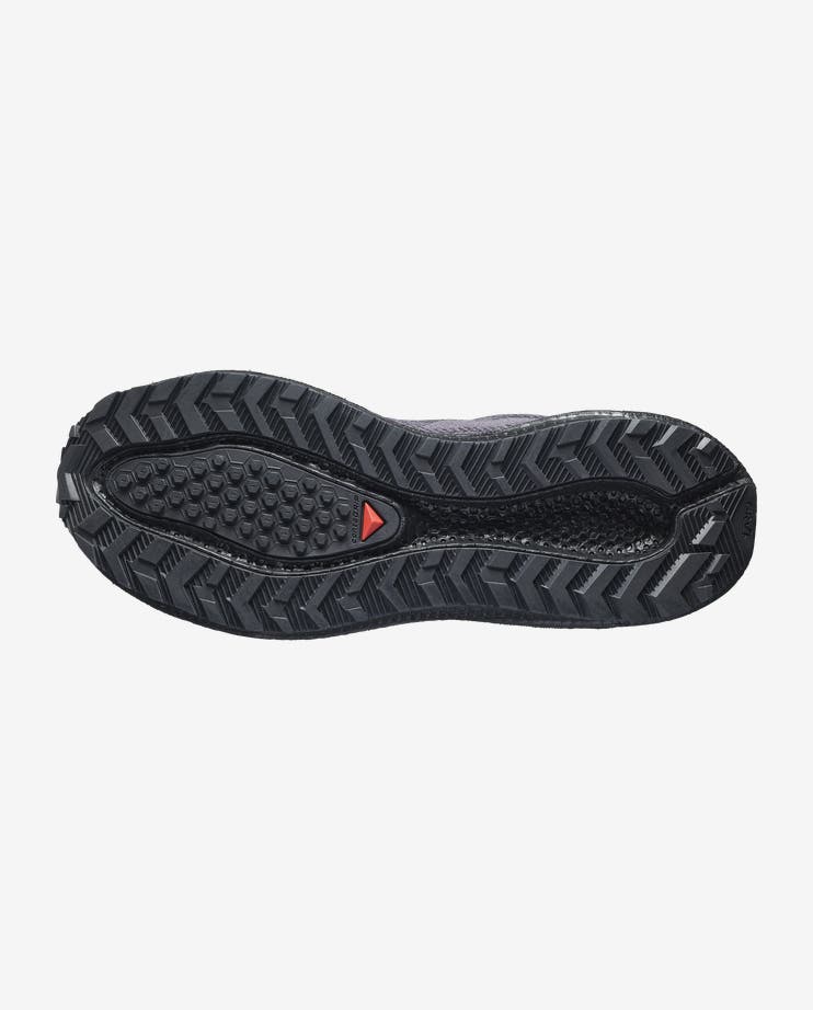 vedenpitävä ja monipuolinen juoksukenkä maantielle ja sorateille. GORE-TEX-kalvo pitää jalat kuivina, Gravel Contagrip® tarjoaa varmaa pitoa vaihtelevilla alustoilla ja optiFOAM²-välipohja tuo pehmeän, dynaamisen juoksutuntuman. Kevyt 239 g rakenne, quickLACE™ neo -nauhoitus ja 8 mm droppi tekevät kengästä erinomaisen vaihtoehdon päivittäiseen harjoitteluun myös märissä olosuhteissa.