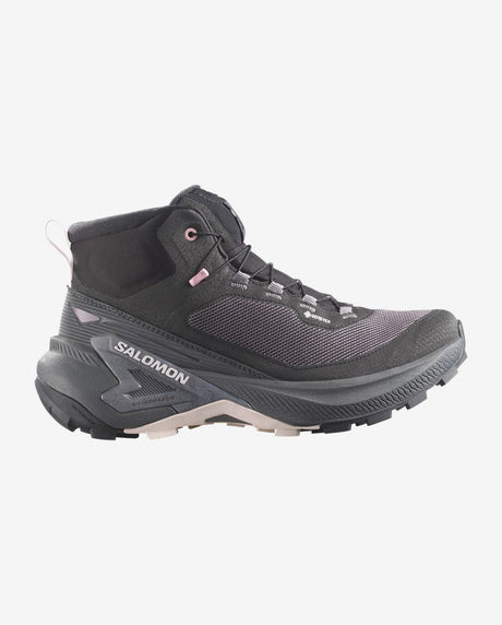 Salomon GENESIS MID GORE TEX on vedenpitävä ja kevyt miesten vaelluskenkä päiväretkille ja retkeilyyn. GORE-TEX-kalvo suojaa kosteudelta, activeCHASSIS™ tuo vakautta epätasaiseen maastoon ja All Terrain Contagrip® tarjoaa varmaa pitoa vaihtelevilla alustoilla. optiFOAM™-välipohja vaimentaa askelta ja mid-korkuinen rakenne lisää suojaa maastossa. Paino vain 385 g.