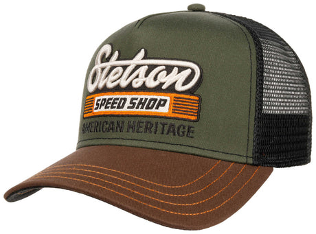 Stetson Trucker Cap Speed Shop yhdistää klassisen amerikkalaisen trucker-lippiksen ilmeen Stetsonin tunnettuun laatuun. Näyttävä Speed Shop -brodeeraus tuo lippikseen ripauksen moottoriurheilun, autokulttuurin ja vanhan ajan korjaamohenkistä tyyliä. Ajaton muotoilu sopii yhtä hyvin vapaa-aikaan, ulkoiluun, matkailuun kuin jokapäiväiseen käyttöön.