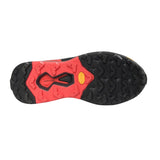 Hanki kilpailuetua Villrein PRO High GTX BOA -kengillä, jotka ovat metsästyssaappaiden seuraava kehitysaskel. Näissä yhdistyvät maksimaalinen tuki ja ensiluokkainen mukavuus. Korkeavartinen päällinen, joka on valmistettu kevyestä ja kestävästä kengurunnahasta, antaa nilkalle hyvän tuen, kun taas vedenpitävä GORE-TEX-kalvo suojaa jalkoja kosteudelta. Saappaissa on myös kaksiosainen BOA-kiinnitys, joka mahdollistaa täydellisen istuvuuden. EVA-välipohjan kaksoisrakenne tarjoaa ihanteellisen yhdistelmän iskunva