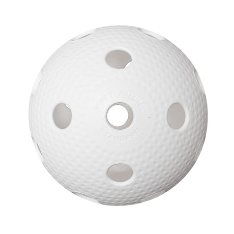 Fat Pipe BALL STANDARD on klassinen salibandypallo harjoituksiin, peleihin ja päivittäiseen pallonkäsittelyyn. Yksittäinen pallo on käytännöllinen valinta pelaajalle, joka tarvitsee uuden salibandypallon treeneihin tai haluaa pitää varapallon mukana harjoituksissa ja peleissä.