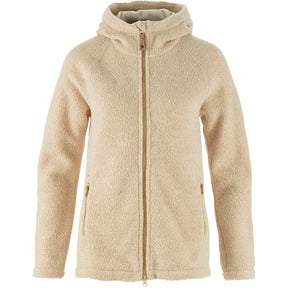 Kaitum Fleece W on suunniteltu monipuoliseksi lämmittäväksi kerrokseksi aktiiviseen ulkoiluun. Se toimii vaelluksella ja retkeilyssä kuoritakin alla, mutta mukavan istuvuuden ansiosta sitä voi käyttää myös itsenäisenä fleece-paitana mökillä, leirissä tai vapaa-ajalla.