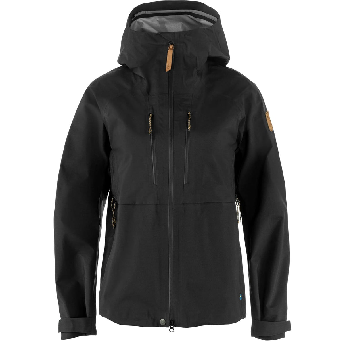 Fjällräven Keb GTX Jacket W on tekninen naisten GORE TEX kuoritakki vaellukseen, kun sääolosuhteet vaihtelevat ja takilta vaaditaan vedenpitävyyttä, tuulensuojaa sekä hengittävyyttä. Keb malliston tekninen leikkaus on suunniteltu erityisesti aktiiviseen liikkumiseen, joten takki antaa erinomaisen liikkumisvapauden vaelluksella ja ulkoilussa.