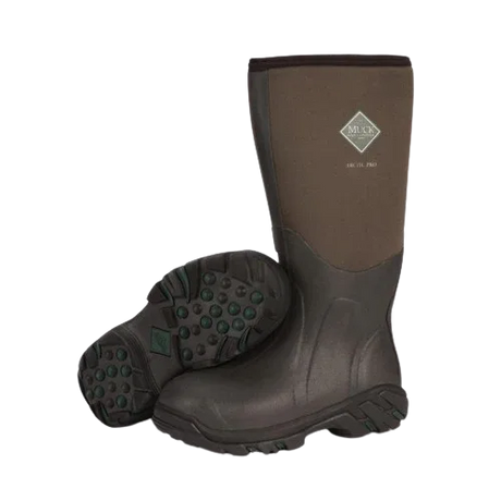 Muck Boot Arctic Pro ACP-998K on äärimmäisiin olosuhteisiin suunniteltu lämmin ja vedenpitävä saapas metsästykseen, ulkotöihin ja talven vaativiin olosuhteisiin. Se sopii erityisesti pitkille passipäiville ja ulkona työskentelyyn kovilla pakkasilla.